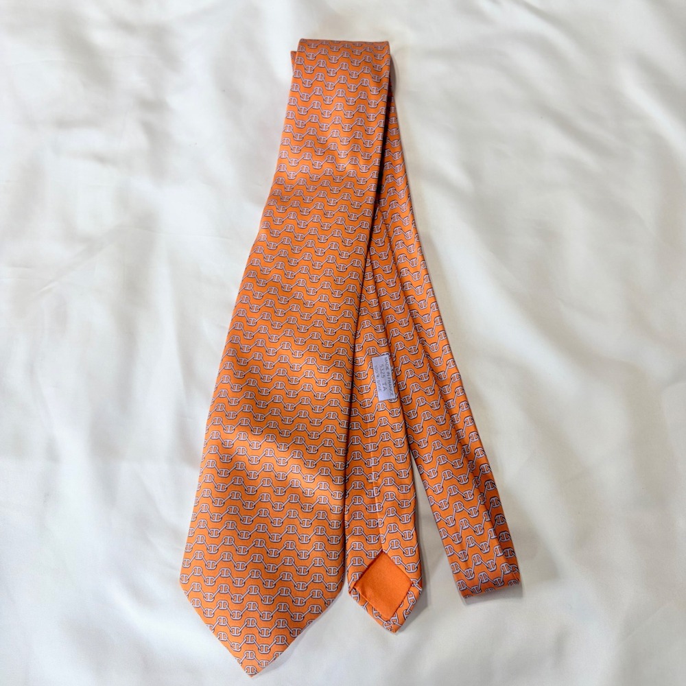 Hermes Paris Mens Silk Tie Orange Interlocking Chain Link Pattern 7325 TA France